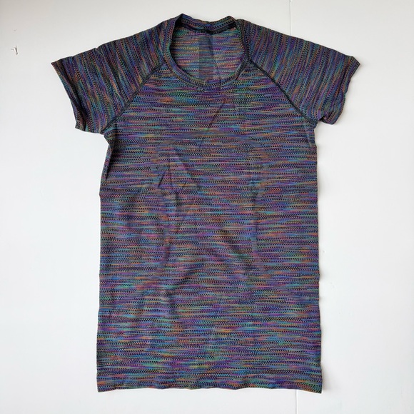 Lululemon Swiftly Tech Short Sleeve 2.0 Rainbow Multi Black Size 6 - Picture 3 of 7